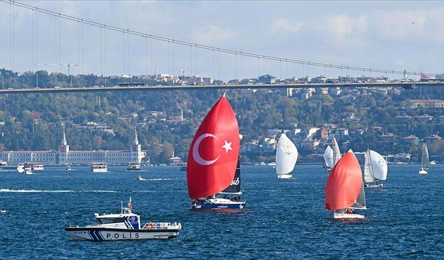 İstanbul Boğazı'nda gerçekleştirilen 'Cumhuriyet Kupası' başladı