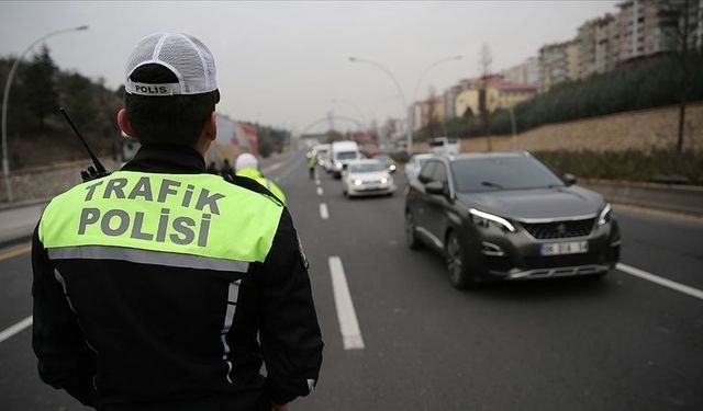 İstanbul'da 29 Ekim Cumhuriyet Bayramı dolayısıyla bazı yollar yarın trafiğe kapatılacak