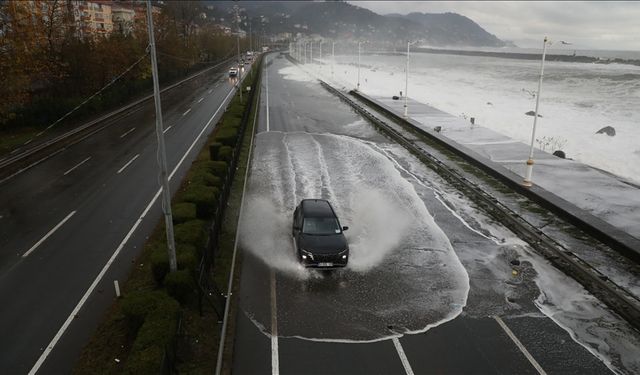 Akdeniz'in batısı ve Karadeniz'in doğusu için fırtına uyarısı