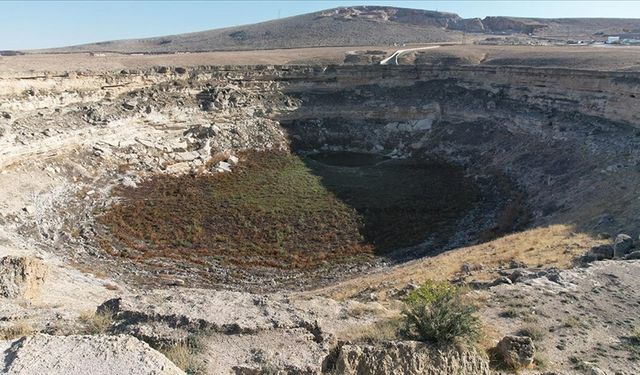 Konya'daki Timraş Obruk Gölü bu yıl da kurudu