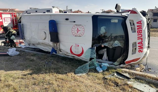 Edirne'de ambulansla otomobilin çarpıştığı kazada 7 kişi yaralandı