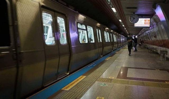 Taksim metro istasyonunda intihar girişimi