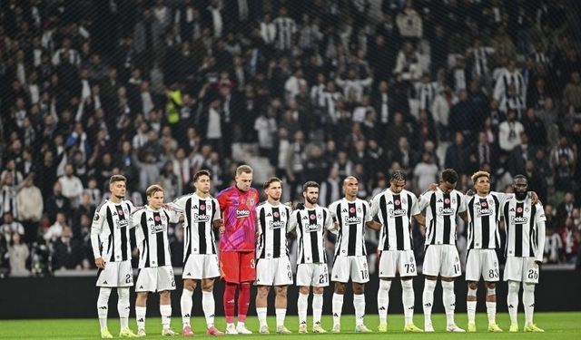 Beşiktaş tribünlerinden Filistin'e destek: Kahrolsun İsrail, Filistin'e özgürlük