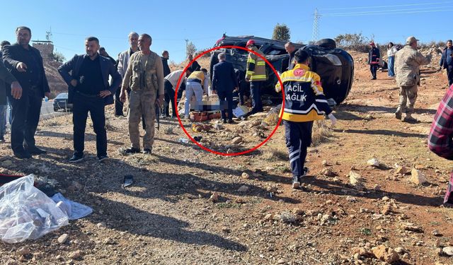 Hafif ticari araç, takla attı: 3 ölü, 1'i bebek 5 yaralı