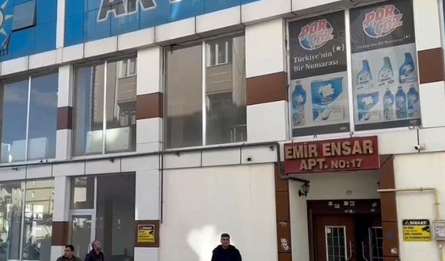 Iğdır'da AK Parti il binasına satırlı saldırı