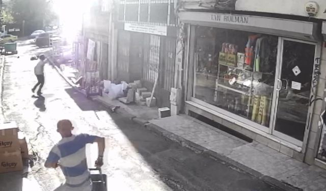 Beyoğlu'nda 5'inci kattan düşerek ağır yaralandı