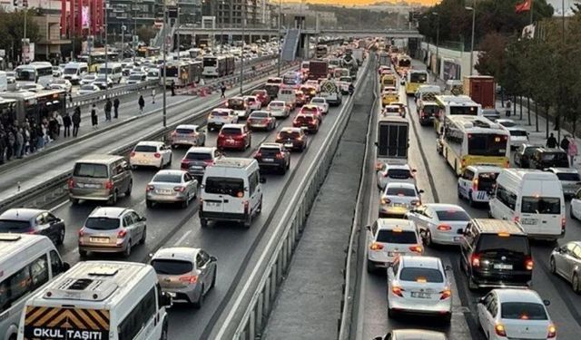 İstanbul trafiğinde "ara tatil" yoğunluğu