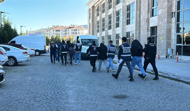 Kütahya Masaj salonlarına 'fuhuş' operasyonu; ödül gizli kamera yerleştirmişler