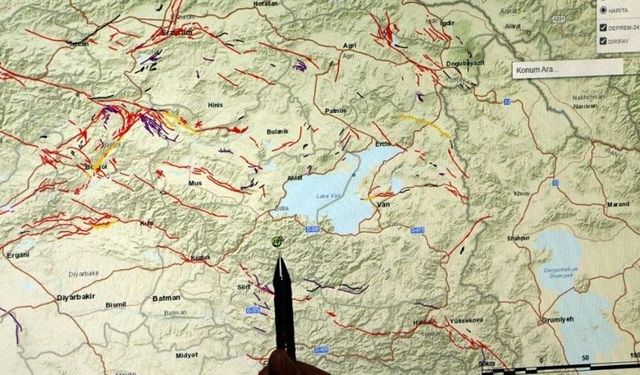 Bitlis'teki deprem kafaları karıştırdı: "Fay yok deprem var"