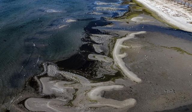 İstanbul'da korkutan görüntü: Deniz suyu çekildi