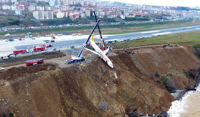 Pistten çıkıp, deniz kenarında duran uçağın davasında savcıdan pilotlara ceza talebi