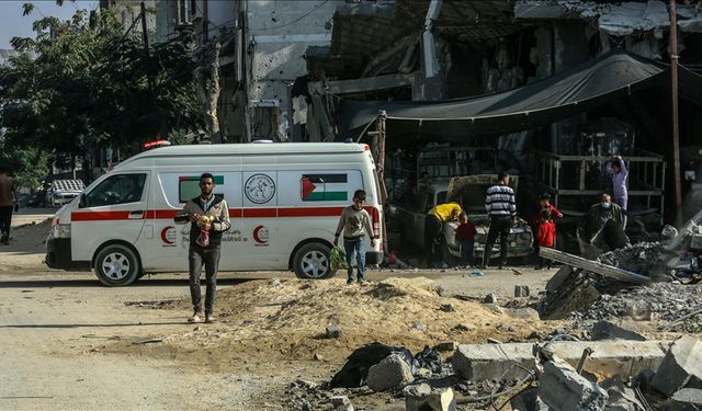 Gazze'de sivil savunma ve acil yardım araçları yakıt eksikliği yüzünden hizmet veremiyor