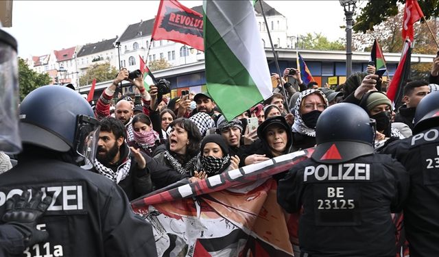 Tartışmalı "antisemitizmle mücadele önergesi" Almanya Federal Meclisi'nden geçti