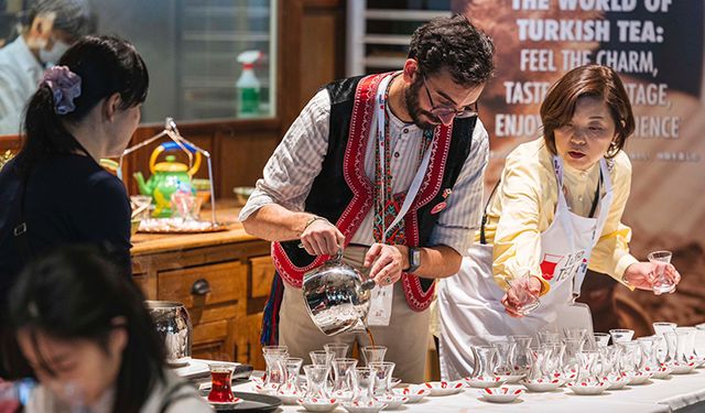 Türk çayının tanıtımına yönelik Japonya'da çay demleme ve sunum etkinliği düzenlendi