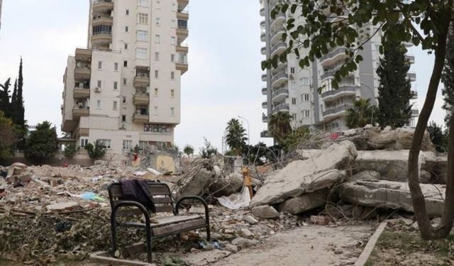 Sami Bey Apartmanı depremde 40 kişiye mezar olmuştu... İki kamu görevlisi hakkında iddianame tamam