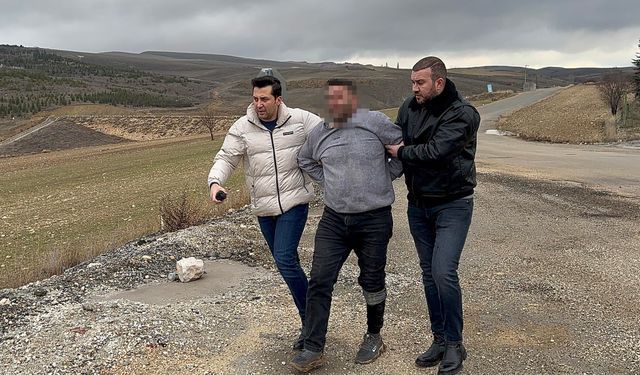 Eğlence mekanındaki silahlı kavgada yaralandı; gizlice polisi izlerken yakalandı