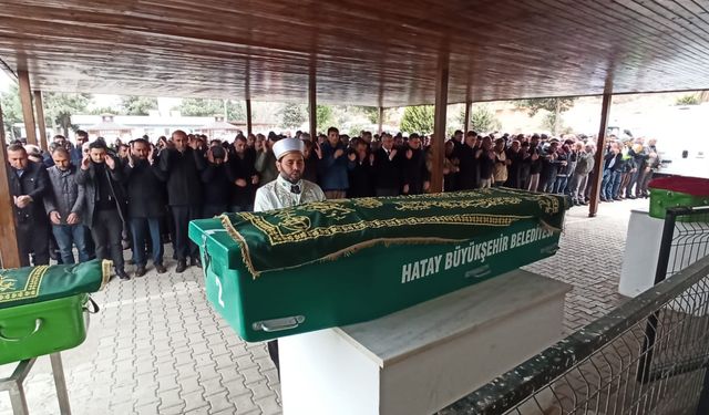 Hatay'da doğal gazdan zehirlenen baba taburcu oldu; eşi ile 3 çocuğunun cenazesine katıldı