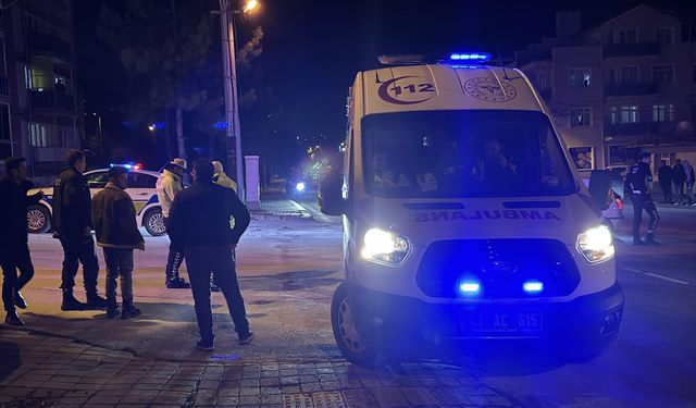 İhtara uymayıp kaçan motosiklet sürücüsünün çarptığı polis yaralandı