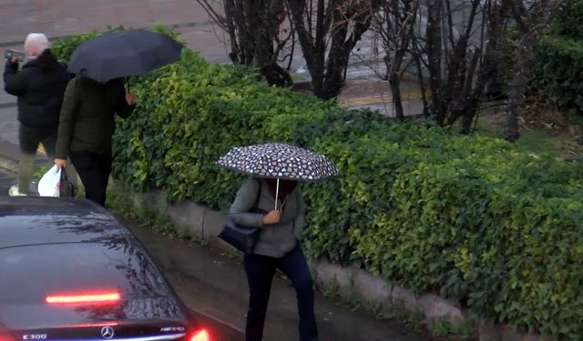 İstanbul'un bazı bölgelerinde yağmur etkili oldu