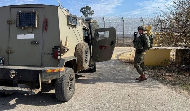 İşgalci İsrail ordusu makineli tüfeklerle Gazze'de ambulansa ateş açtı