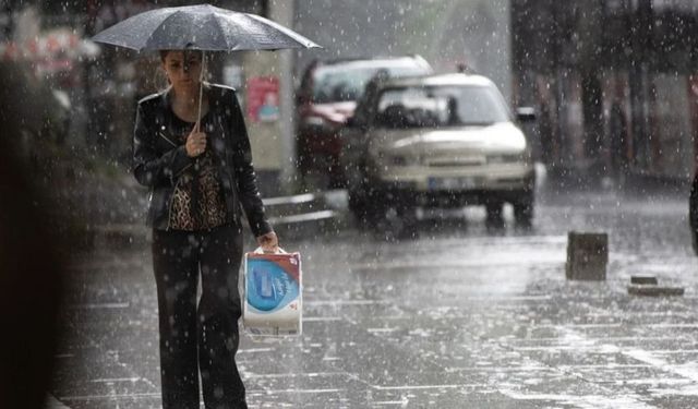 Meteoroloji'den İstanbul dahil 29 il için alarm: Kar, sağanak, fırtına...