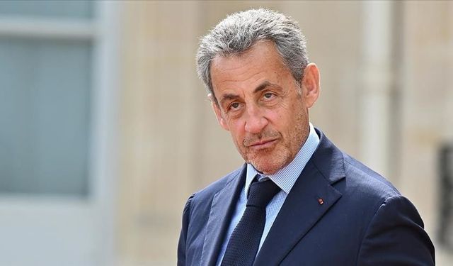 Fransa'da, Eski Cumhurbaşkanı Nicolas Sarkozy'ye 1 yıl ev hapsi cezası