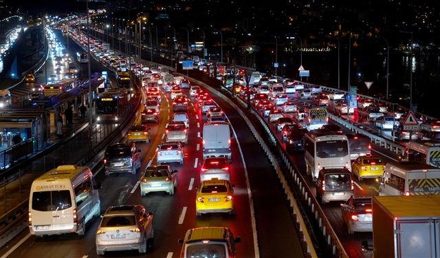 İstanbul'da trafik yoğunluğu yüzde 90'a dayandı