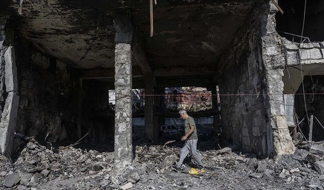 İşgalci İsrail ordusu, 'ateşkese rağmen' Lübnan'ın güneyindeki iki bölgeye saldırdı: 10 kişi hayatını kaybetti