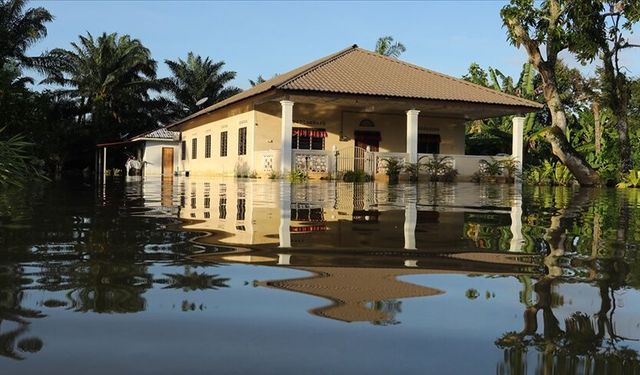 Malezya ve Tayland'daki muson yağmurlarının neden olduğu sellerde ölü sayısı 31'e yükseldi