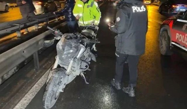 Bariyere çarpan motosikletteki polis hayatını kaybetti