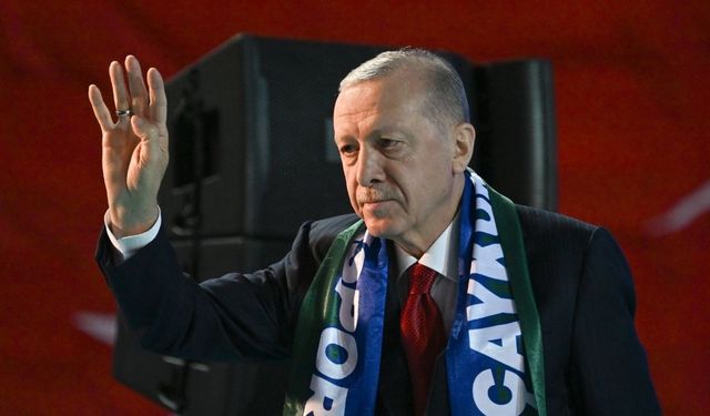 Erdoğan'dan AK Parti teşkilatlarına uyarı: Bilin ki Genel Başkan çok şikayetler alıyor