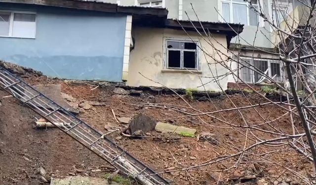 Beykoz'da istinat duvarı çöktü, ev tahliye edildi