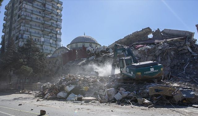 Depremde 146 kişiye mezar olan Hamidiye Sitesi davasının duruşması ertelendi