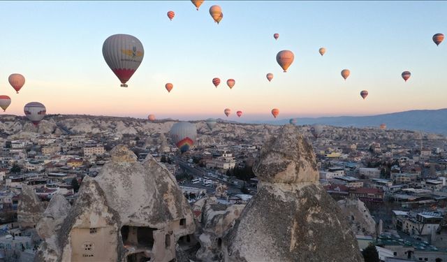 Kapadokya'da sıcak hava balonu yolcu sayısında tüm zamanların rekoru kırıldı