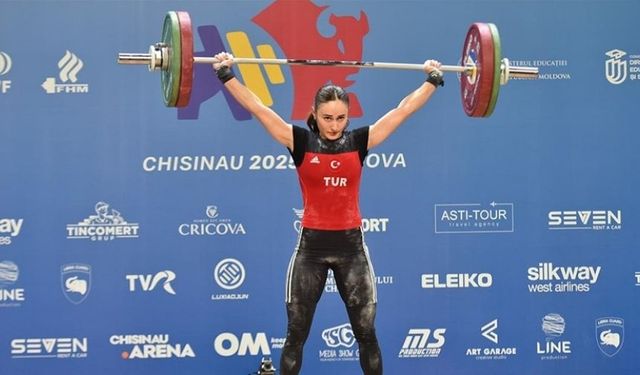 Milli halterci Cansel Özkan, Avrupa Şampiyonası'nda bronz madalya aldı