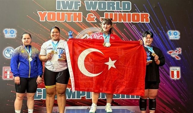 Milli halterci Fatmagül Çevik, gençler dünya şampiyonu oldu