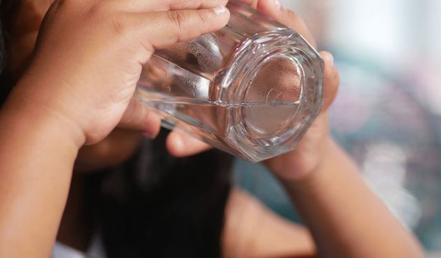 Su içmenin gücü: Hangi yaşta kaç litre su içilmeli?