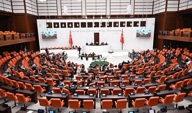 Mahkemelerin canlı yayınlanması önerisi reddedildi