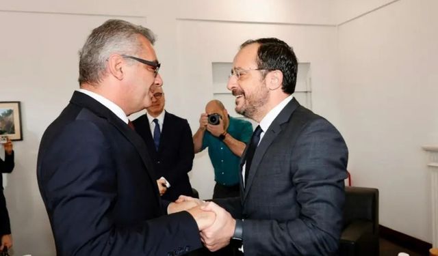 KKTC Cumhurbaşkanı Erhürman'dan Rum yönetimiyle ilk görüşme: 10 maddelik öneri sundu