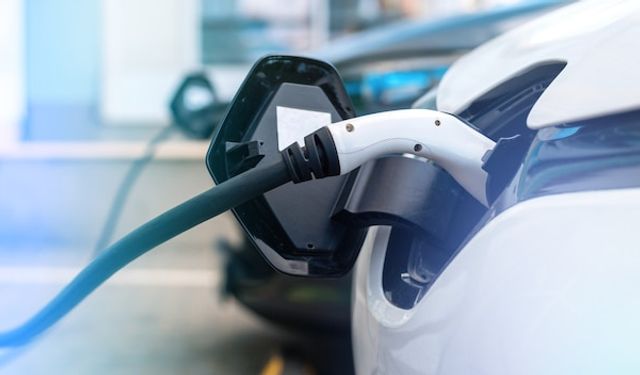 Uzun Dönem Elektrikli Araç Kiralama Rehberi