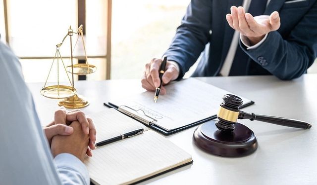 Sosyal Medyada Hakaret Suçu: Ceza ve Tazminat Süreci Nasıl İşliyor?