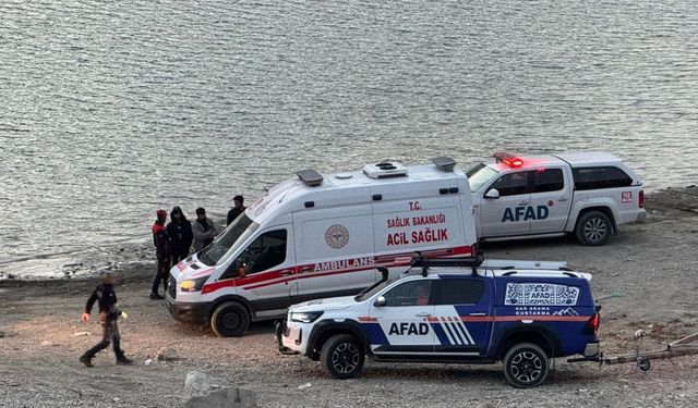 Van'da baraja düşen otomobildeki üçüncü kişinin de cansız bedenine ulaşıldı
