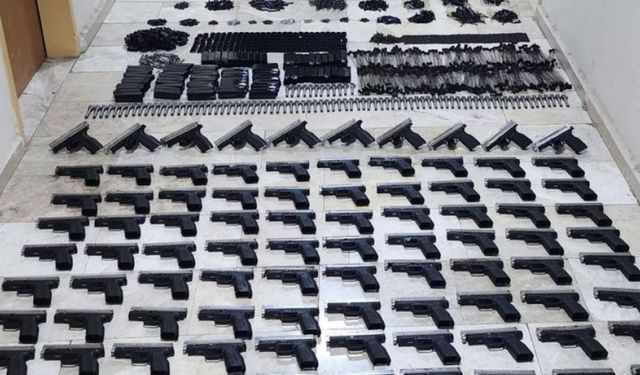 Polisin durdurduğu otomobilden cephanelik ele geçirildi