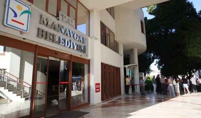 Manavgat Belediyesi'ne yönelik "rüşvet" davasında yargılama başladı