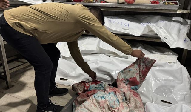 İşgalci İsrail'in Gazze'ye saldırılarında can kaybı 70 bin 654'e yükseldi