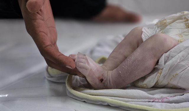 Gazze'de soğuktan bir bebek daha şehit oldu