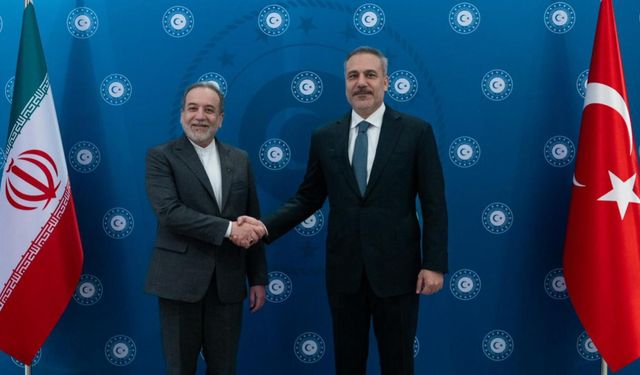 Dışişleri Bakanı Hakan Fidan, İranlı mevkidaşı Arakçi ile görüştü