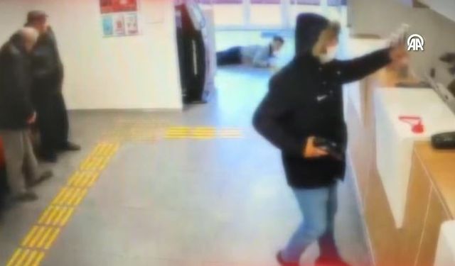 Fatih'te bankadan yaklaşık 112 bin liranın çalınması kamerada