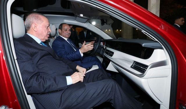 Cumhurbaşkanı Erdoğan, Mısır Cumhurbaşkanı Sisi'ye Togg hediye etti