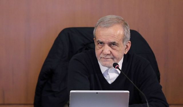 İran Cumhurbaşkanı'ndan ülke basınına "komşu ülkelerin liderlerine hakaret edilmemesi" uyarısı